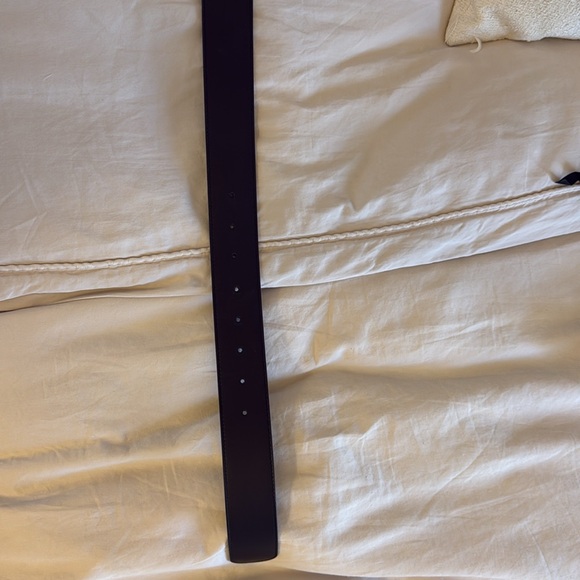 Gucci Black Leather Belt with Gold GG Emblem - Picture 6 of 8